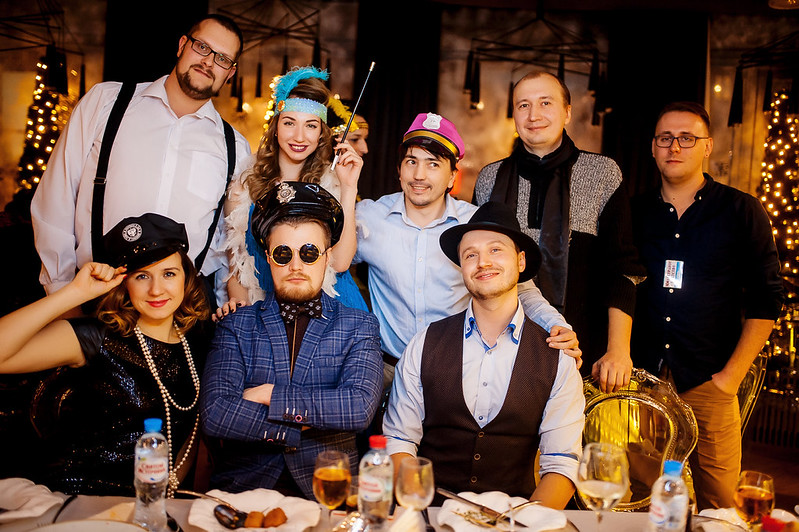 Команда компании празднует Новый год в ресторане Чернигове